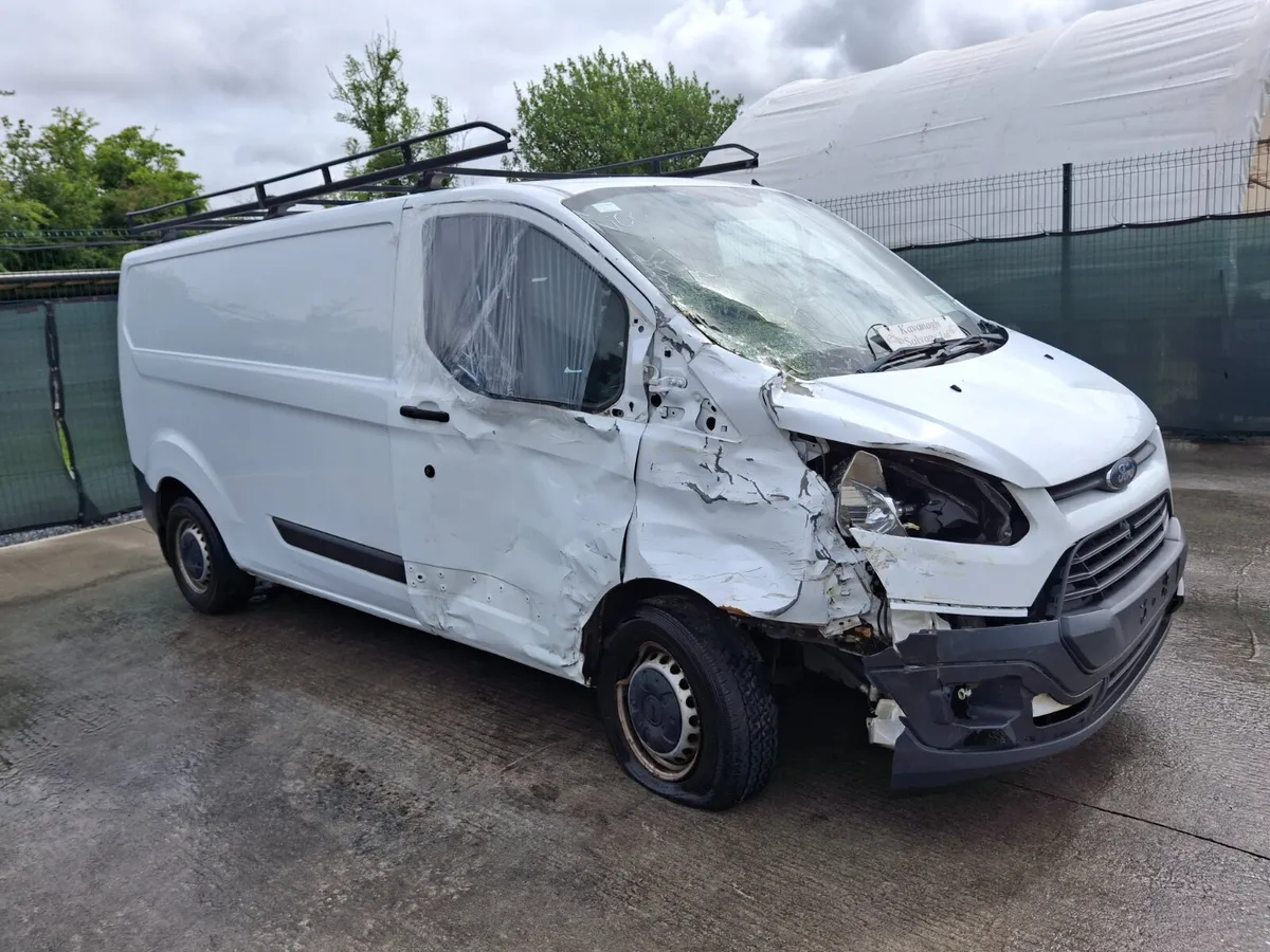 152 Ford Transit Limited Edition 2.2 Diesel - Image 4