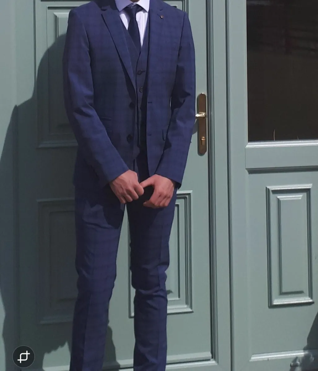 Men's 3 piece suit with shirt & tie - Image 3
