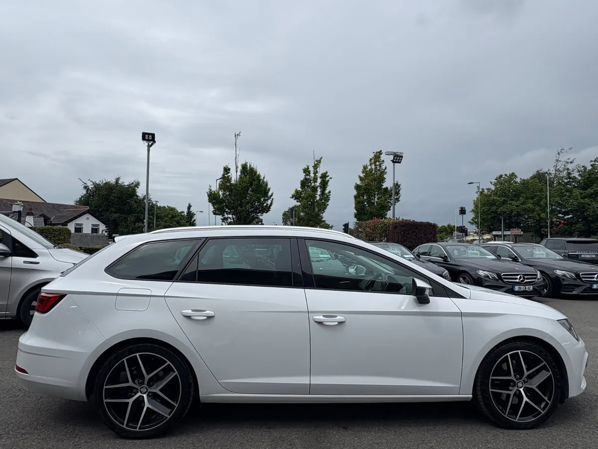 191 SEAT LEON FR DSG 2.0 Diesel Estate *Low Kils* - Image 4