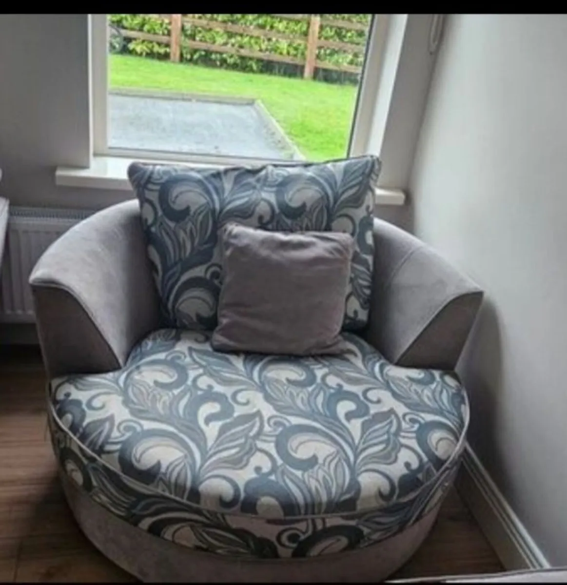 Swivel chair