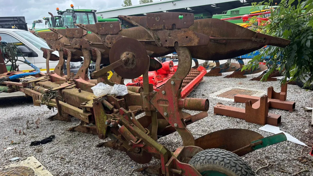 4 Furrow Ovlac Vari Width Plough - Image 3