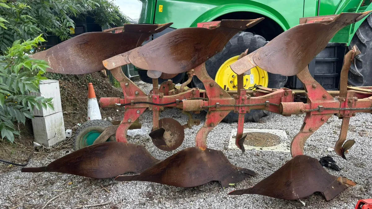 4 Furrow Ovlac Vari Width Plough - Image 4
