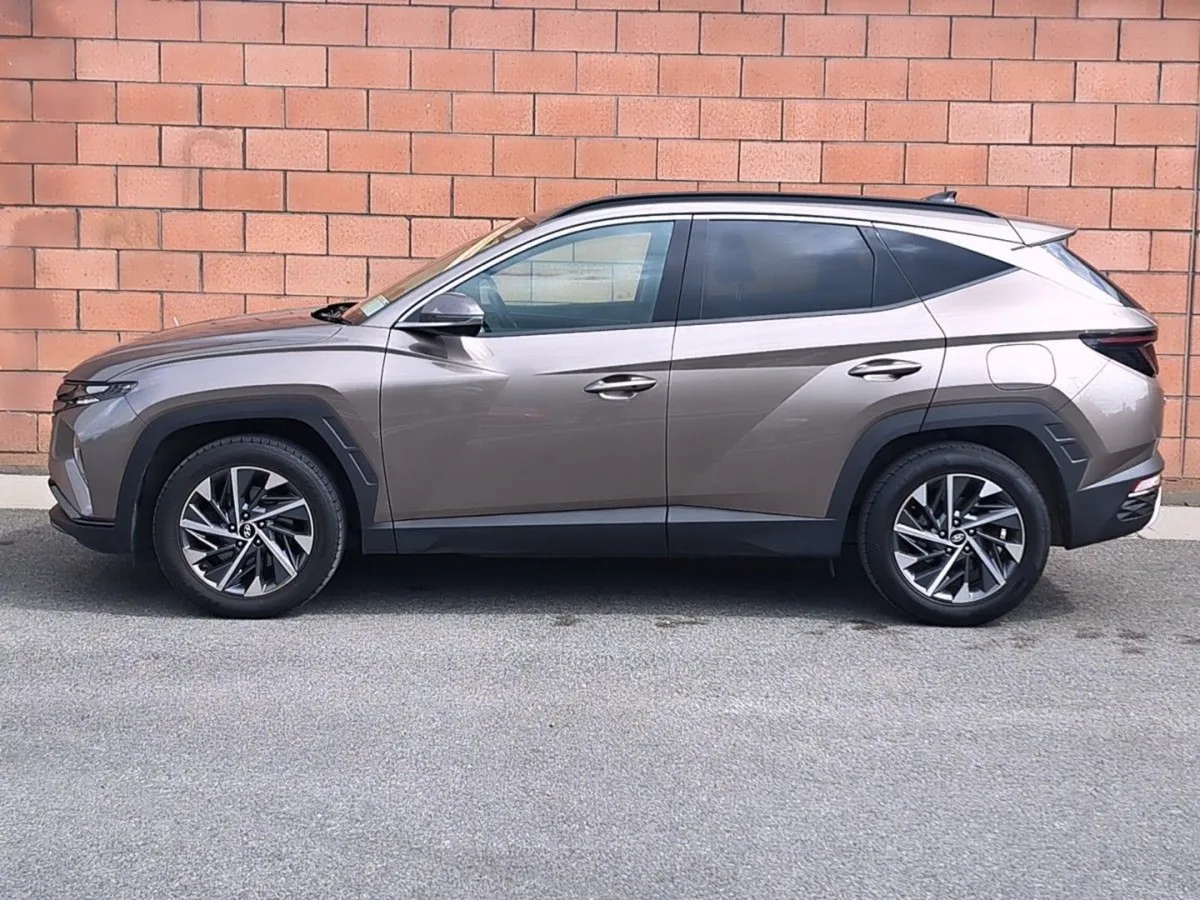 Hyundai Tucson Executive Plus Model 1.6 Diesel. - Image 3