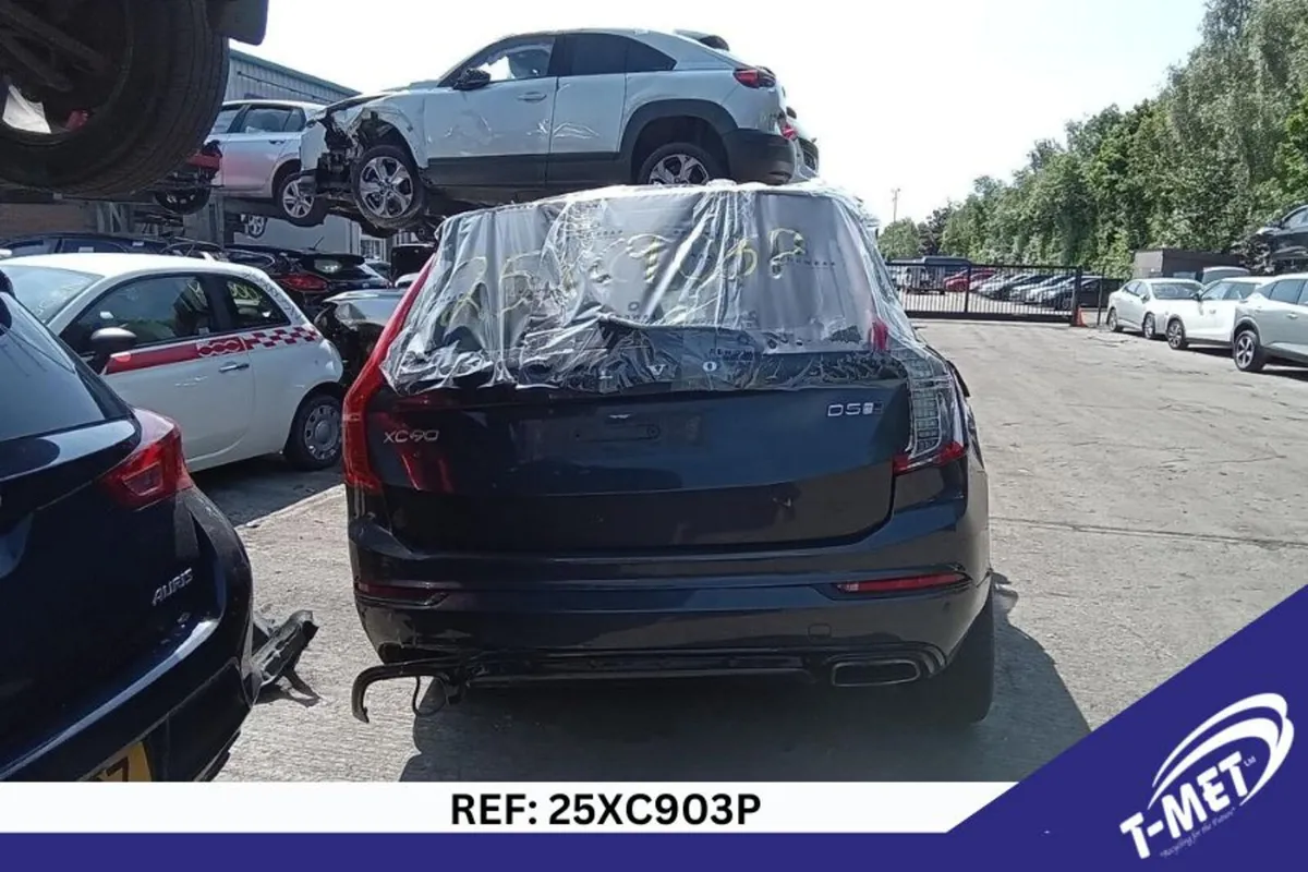2017 VOLVO XC90 BREAKING FOR PARTS - Image 2