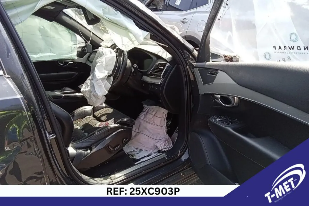 2017 VOLVO XC90 BREAKING FOR PARTS - Image 4