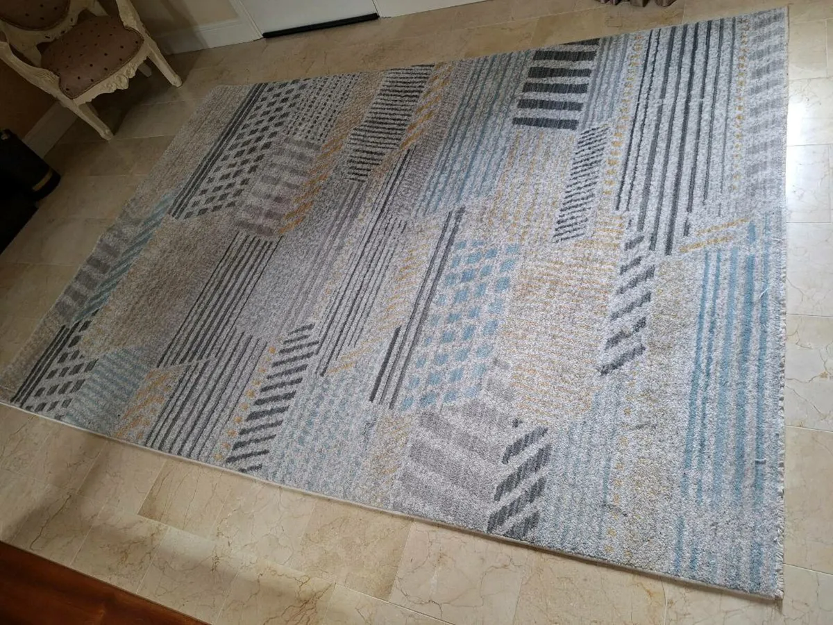 3 Rugs - Image 1