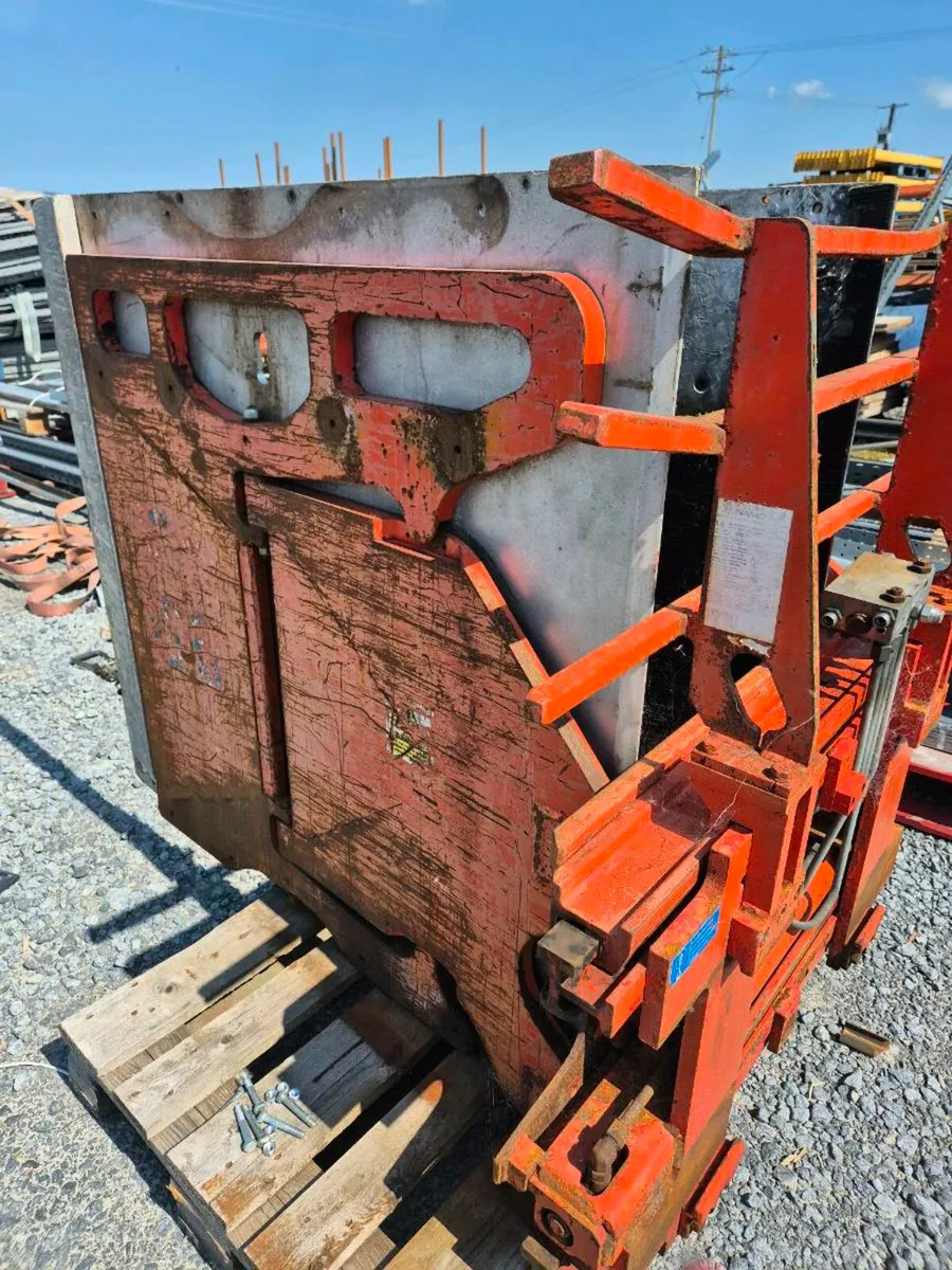 Forklift  clamp - Image 1