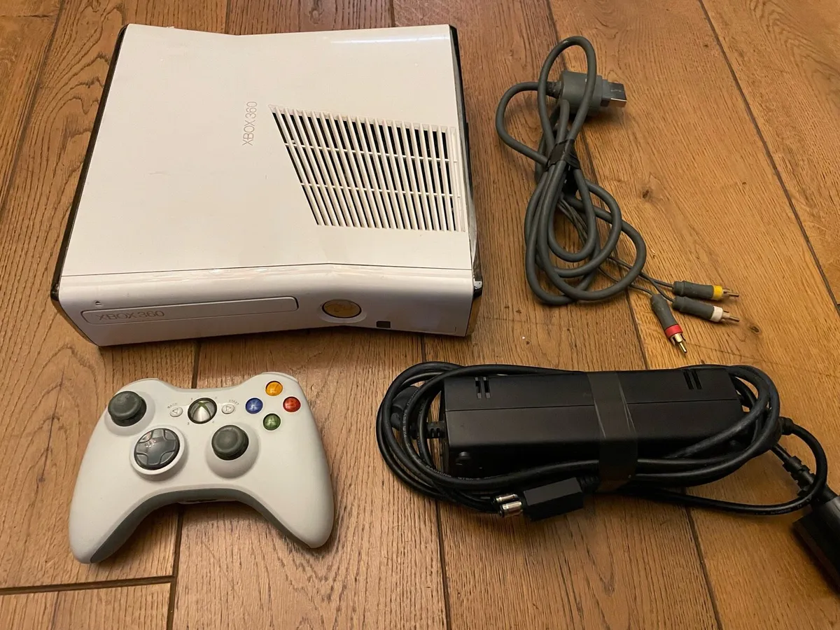 Xbox 360 White Limited Edition Slim - Image 1