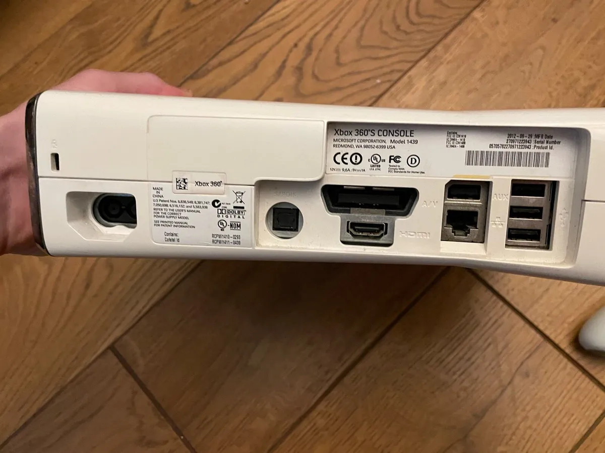 Xbox 360 White Limited Edition Slim - Image 2