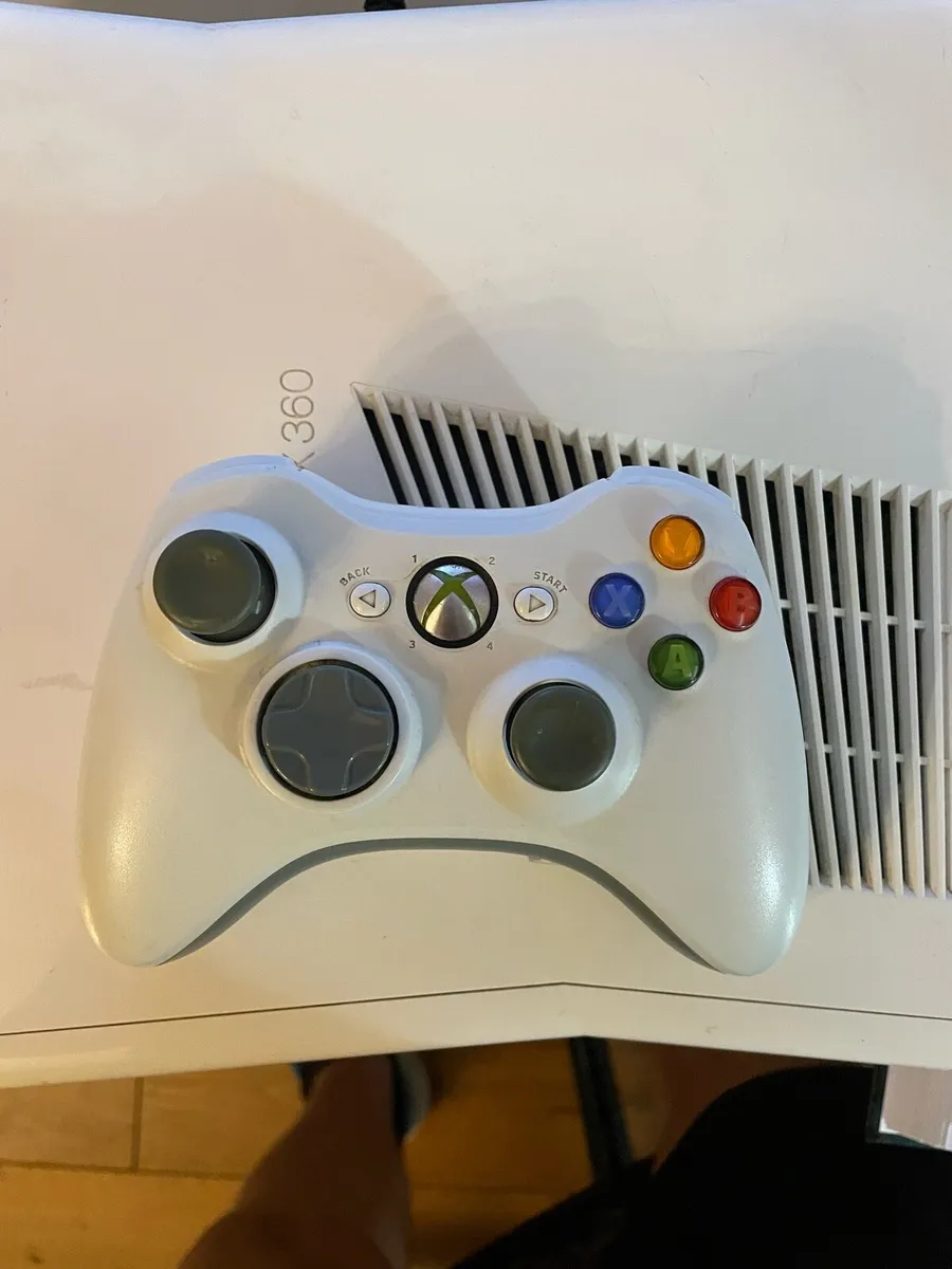 Xbox 360 White Limited Edition Slim - Image 3