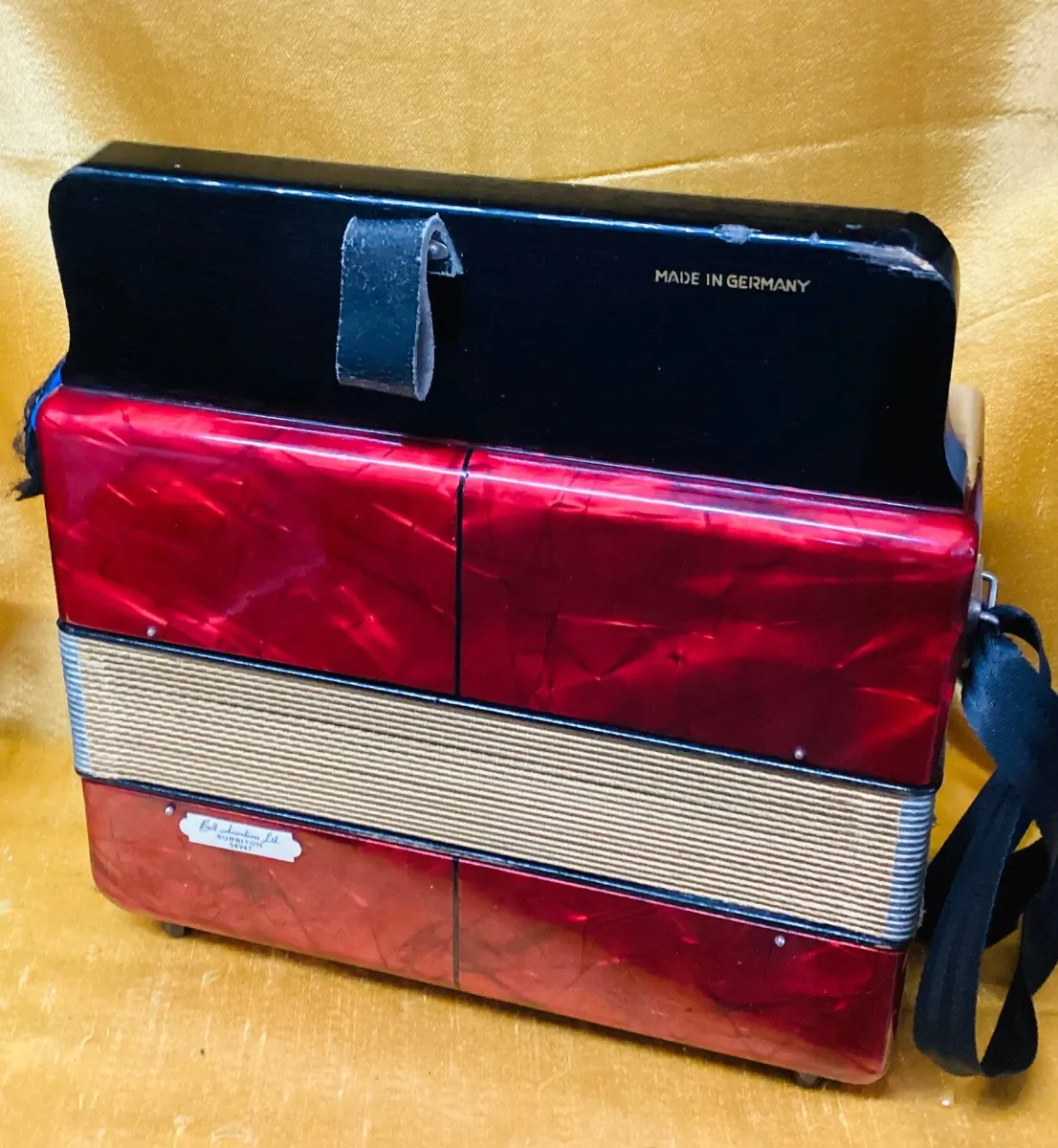 HOHNER TRICHORD II B/C/C#  ACCORDION - Image 4