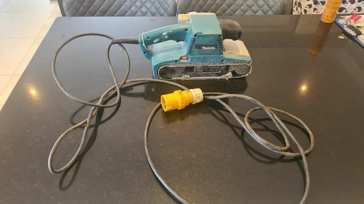 Makita 9404 110 v - Image 2