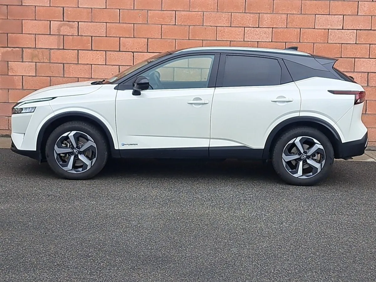 Nissan QASHQAI SV Premium Model E-power With a Pa - Image 3