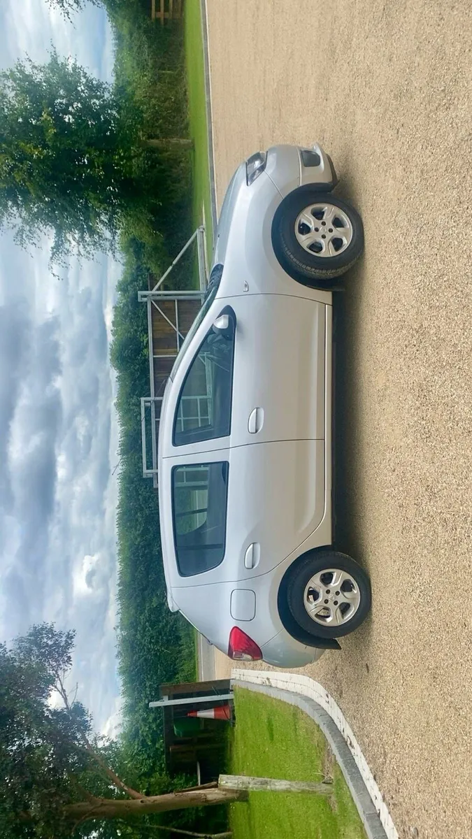 Dacia Sandero 2014 - Image 2