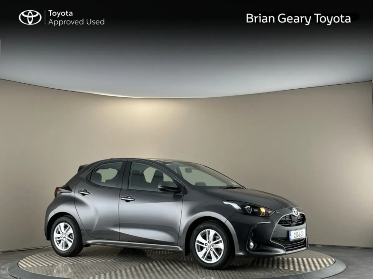 Toyota Yaris HYBRID LUNA - Image 1