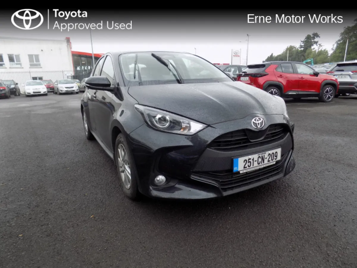 Toyota Yaris Yaris Hybrid 115 Luna - Image 1