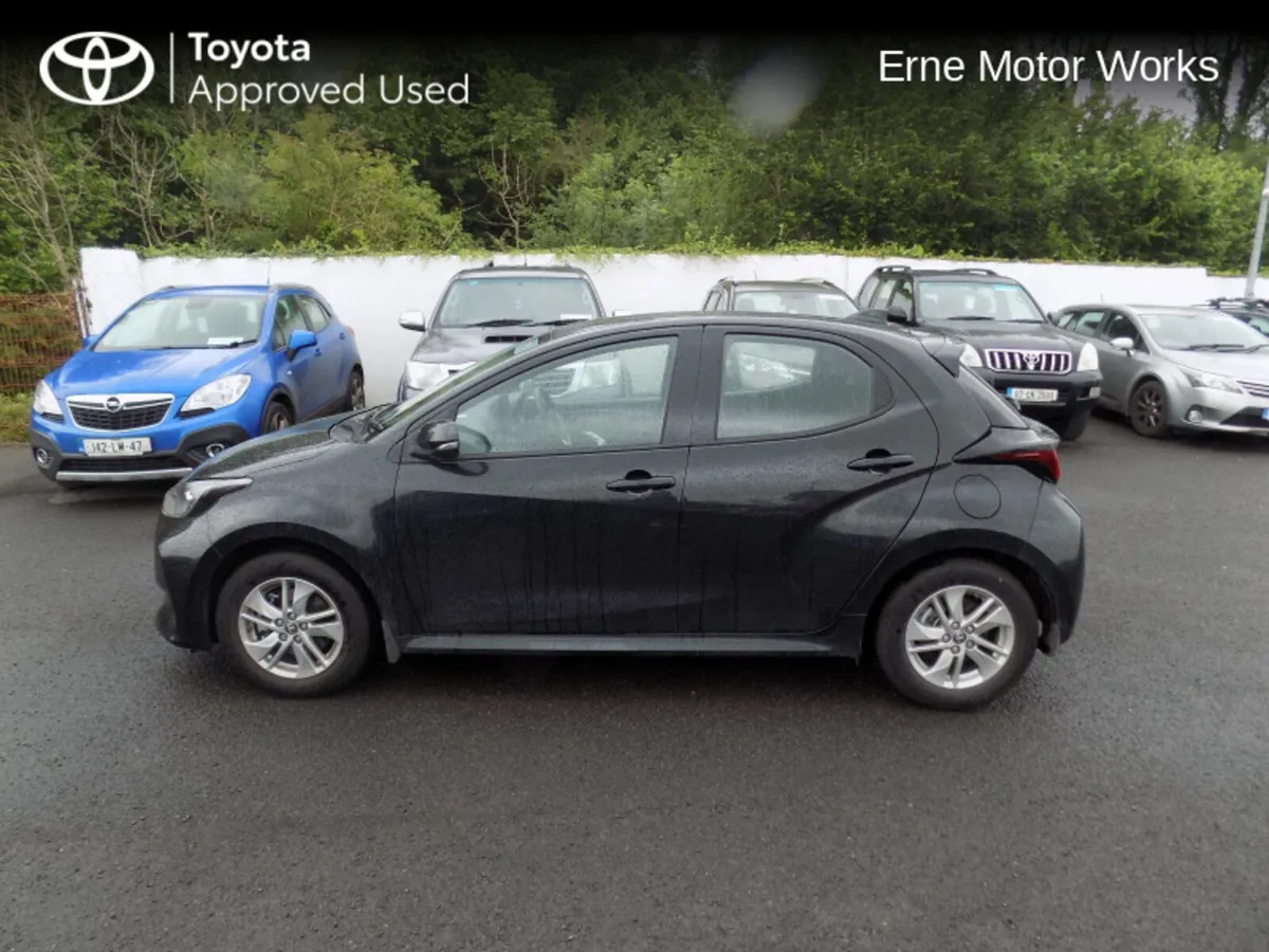 Toyota Yaris Yaris Hybrid 115 Luna - Image 3