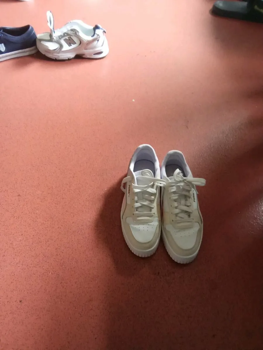Women's trainers