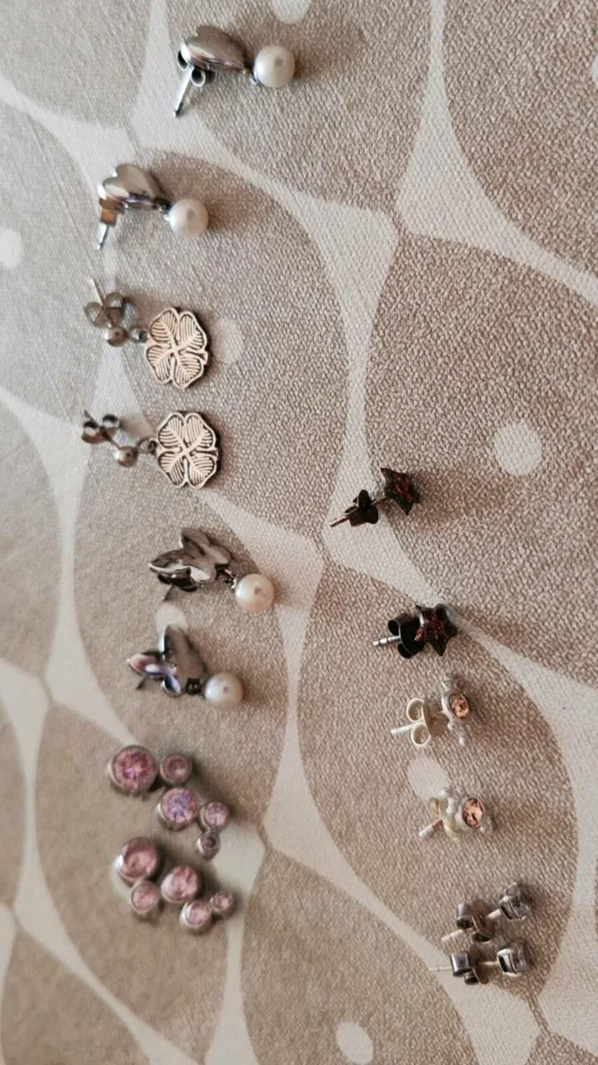 7 pr sterling silver earrings - Image 1