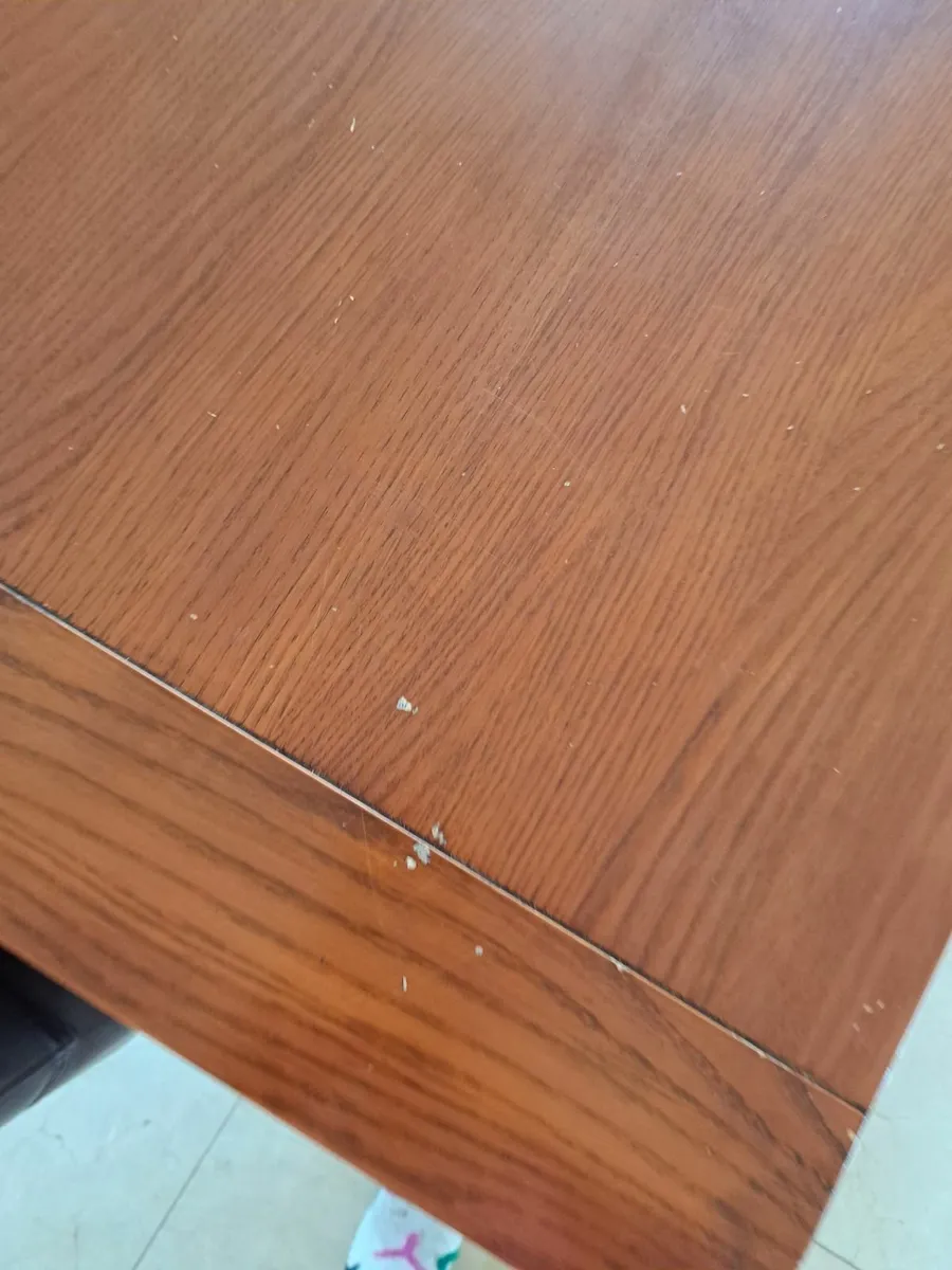 Kitchen table - Image 1