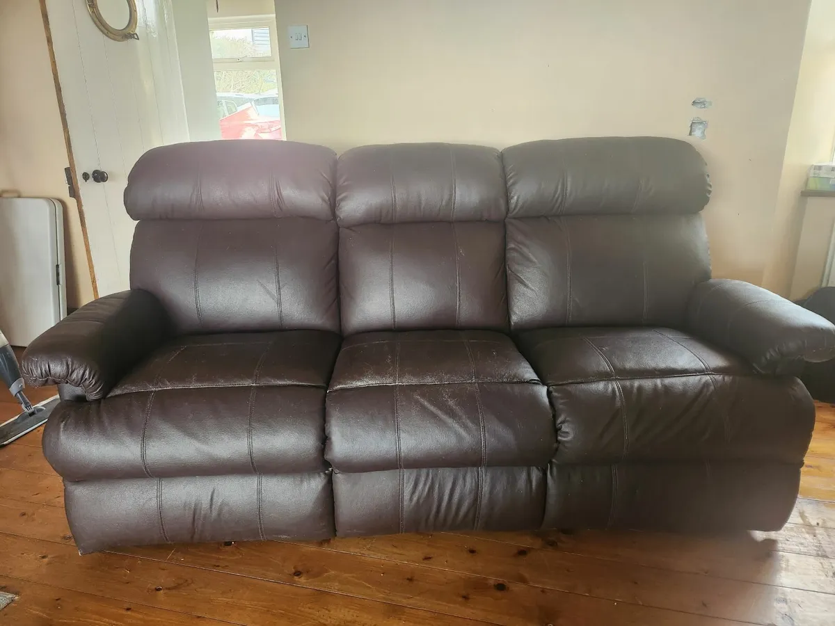3 seater reclining leather sofa - Image 1