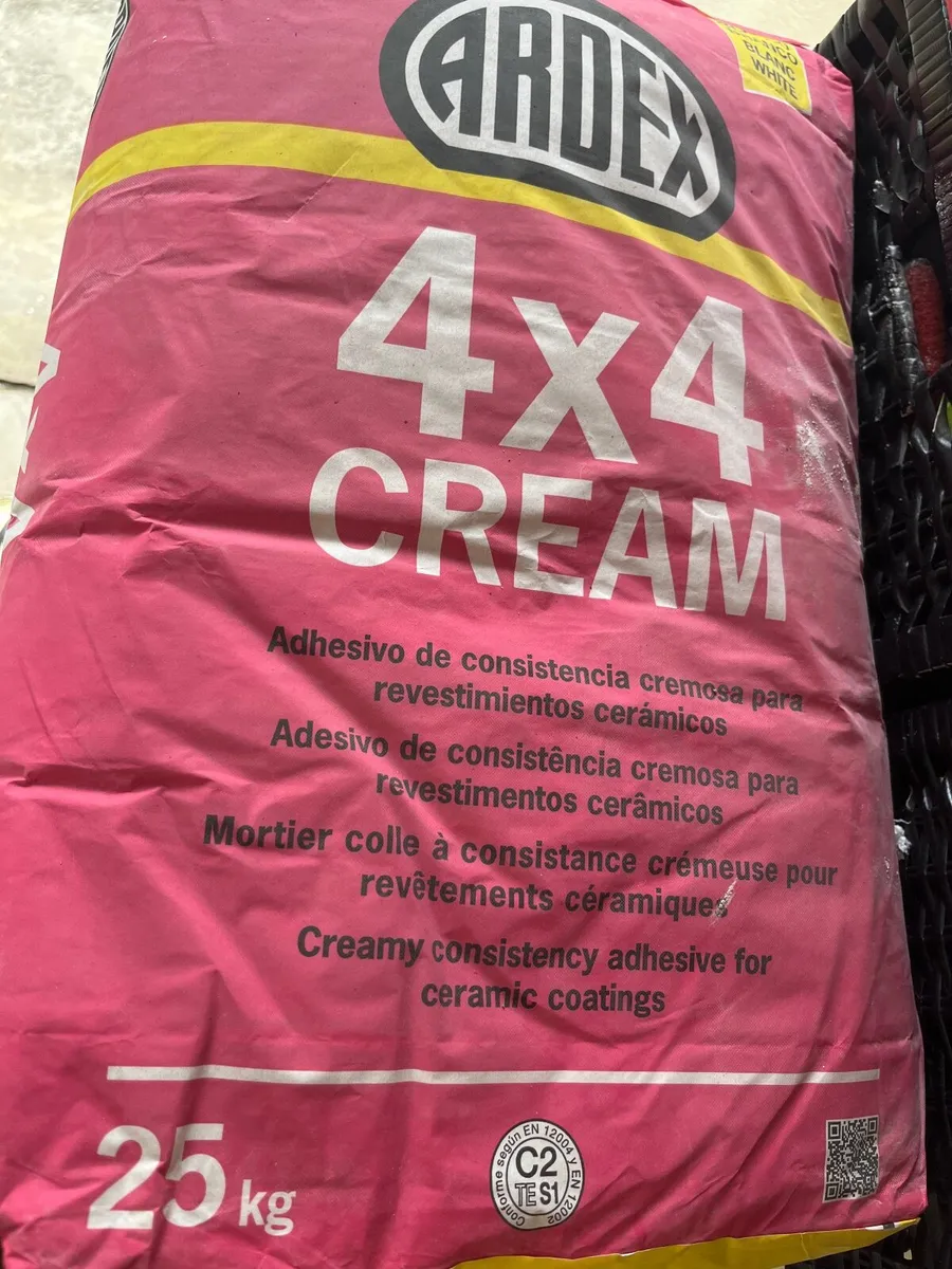 Tile adhesive - Image 1