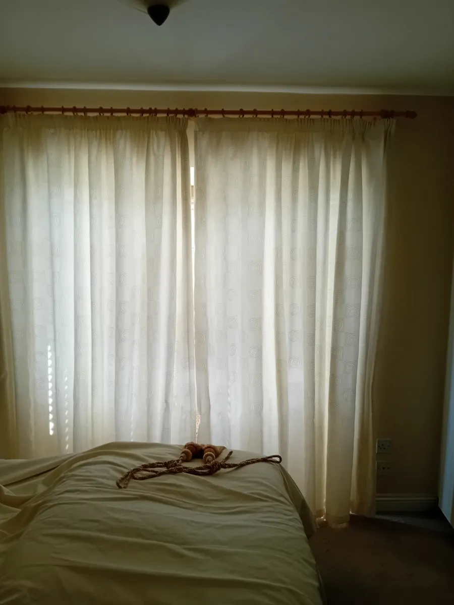 Curtains - Image 2