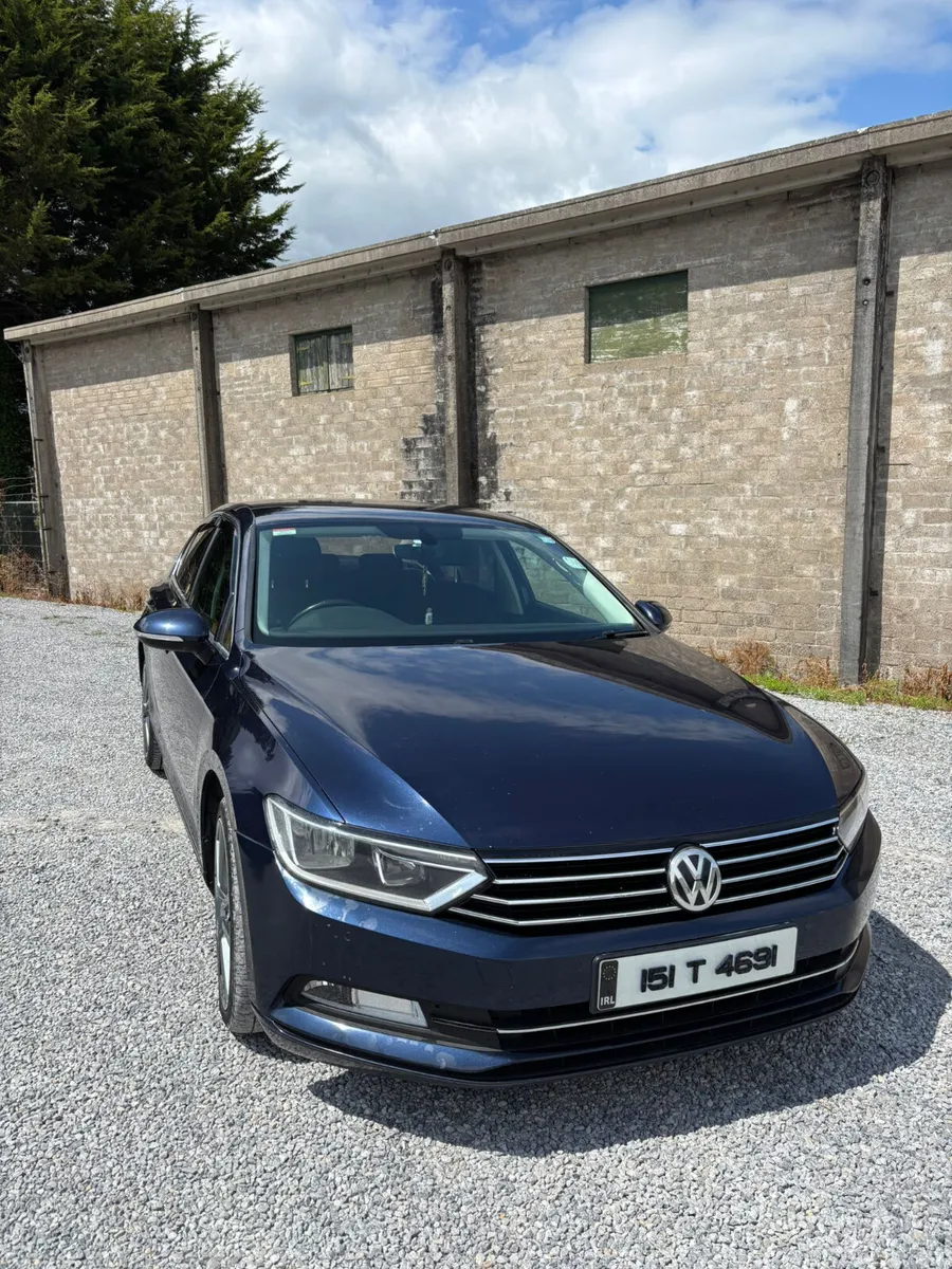 Volkswagen Passat 2015 2.0 tdi automatic like new! - Image 1