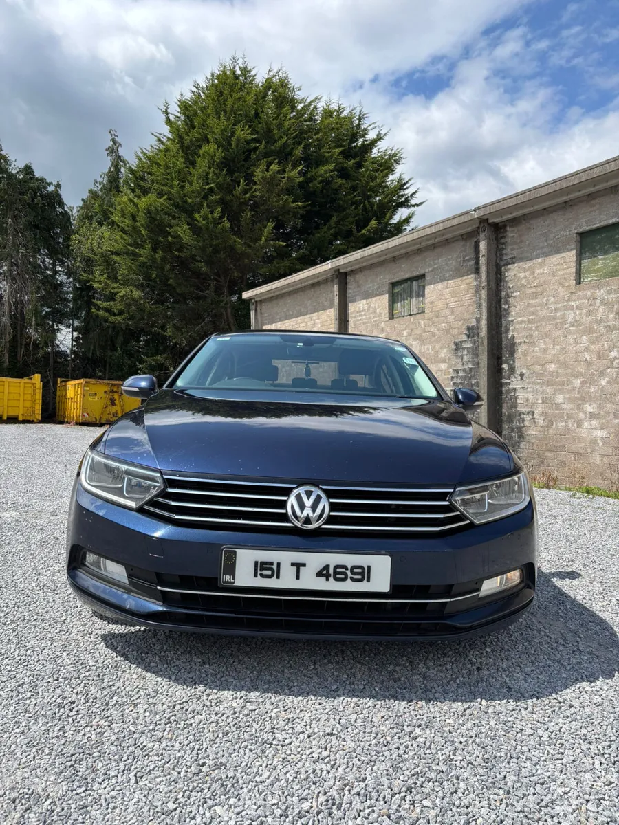 Volkswagen Passat 2015 2.0 tdi automatic like new! - Image 4