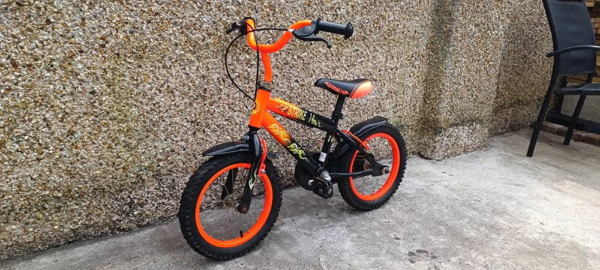 Child's Bike age 3/4 - Image 3