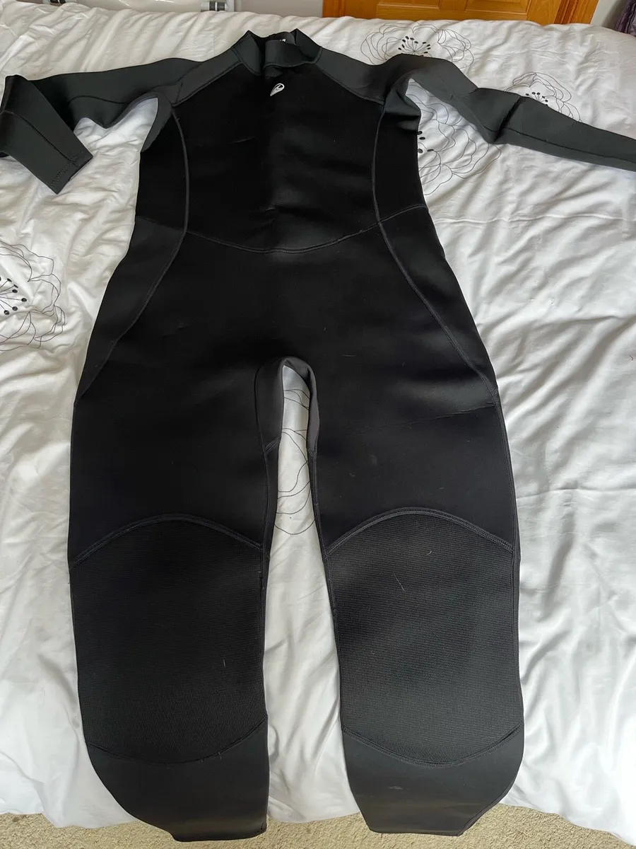 Wet suit 18