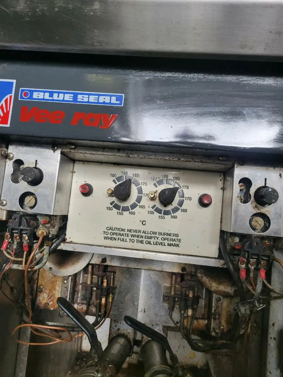 Fryer Double Tank BLUE SEAL Vee ray - Image 3