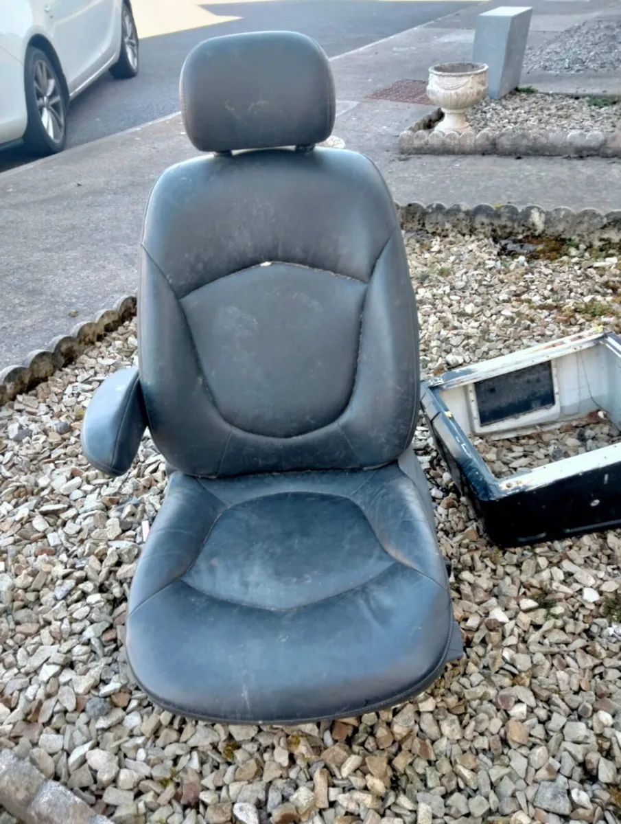 CAPTAIN CAMPER SEAT