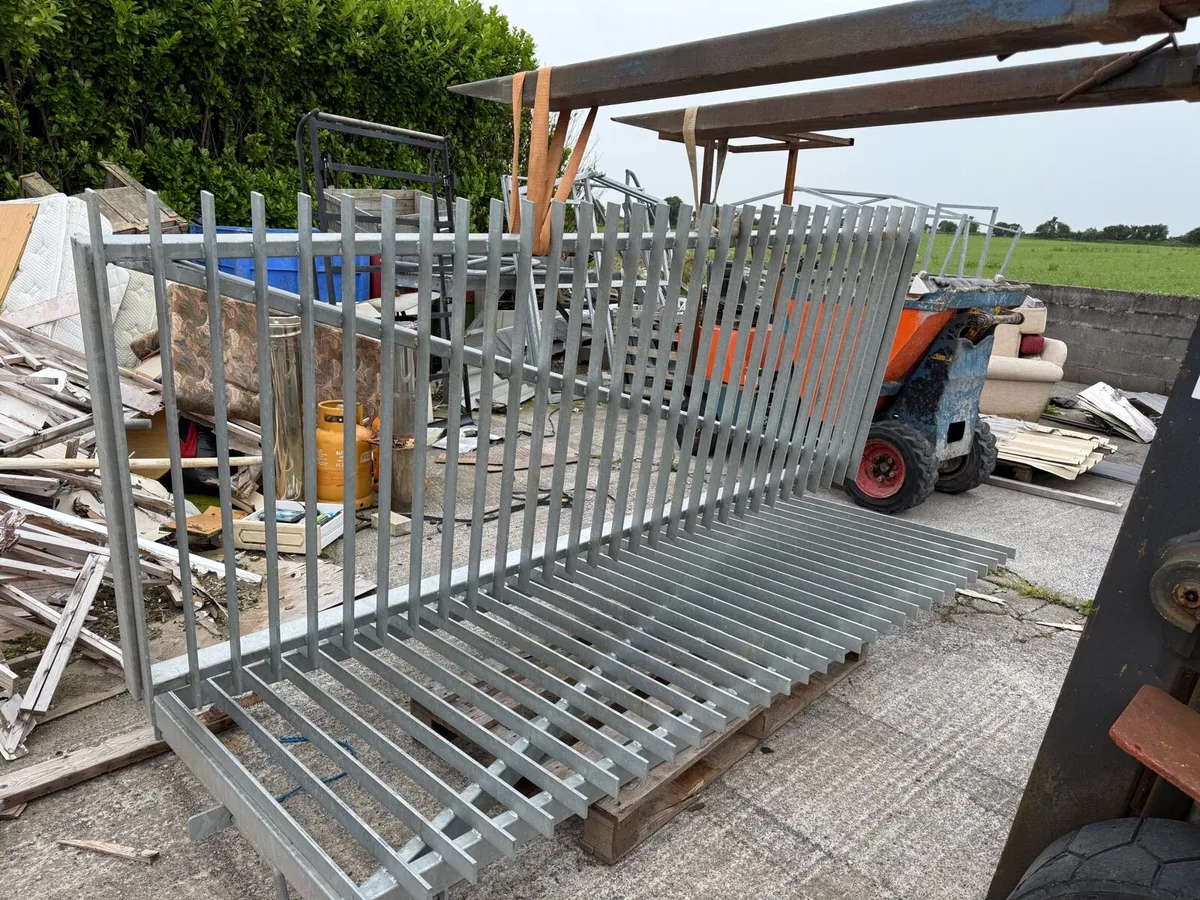 Solid 21 foot gate - Image 1