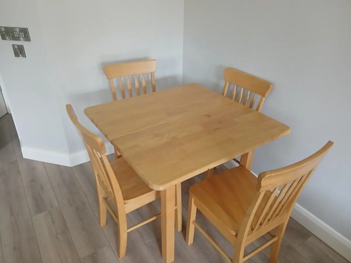 table and chairs - Image 2