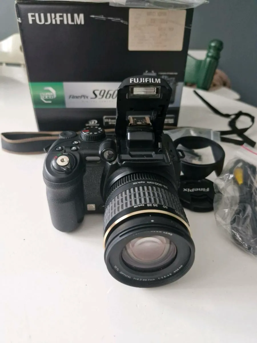 Fujifilm s9600 digital camera - Image 1