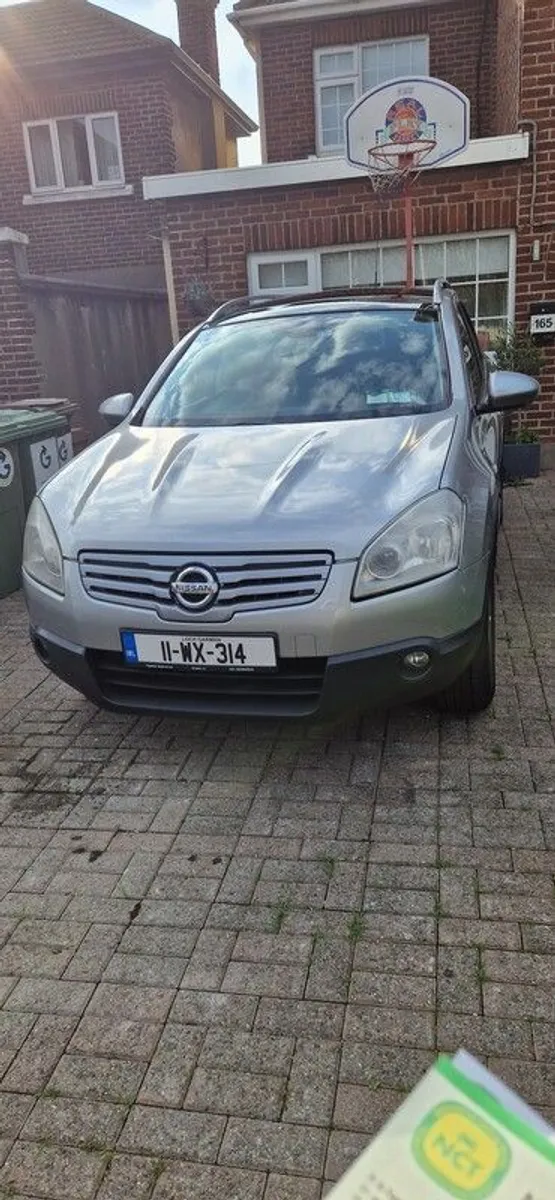 2011 Nissan Qashqai+2 - Image 1