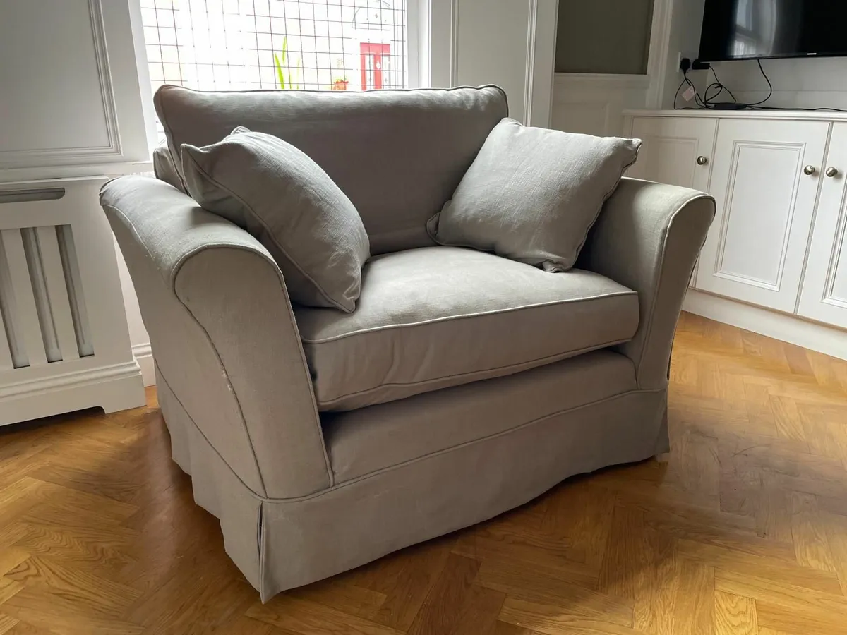 Berwick acclaim large sofa & snuggler - Image 1