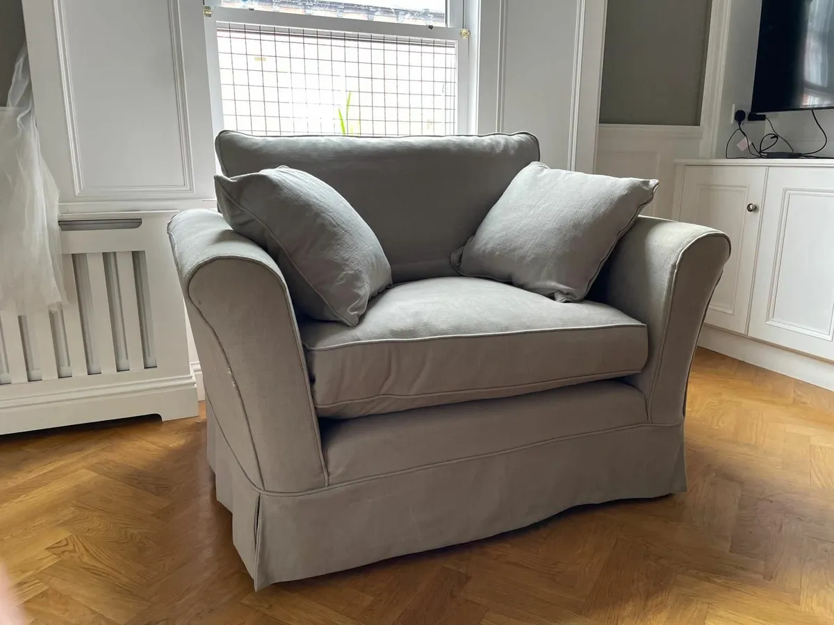 Berwick acclaim large sofa & snuggler - Image 3