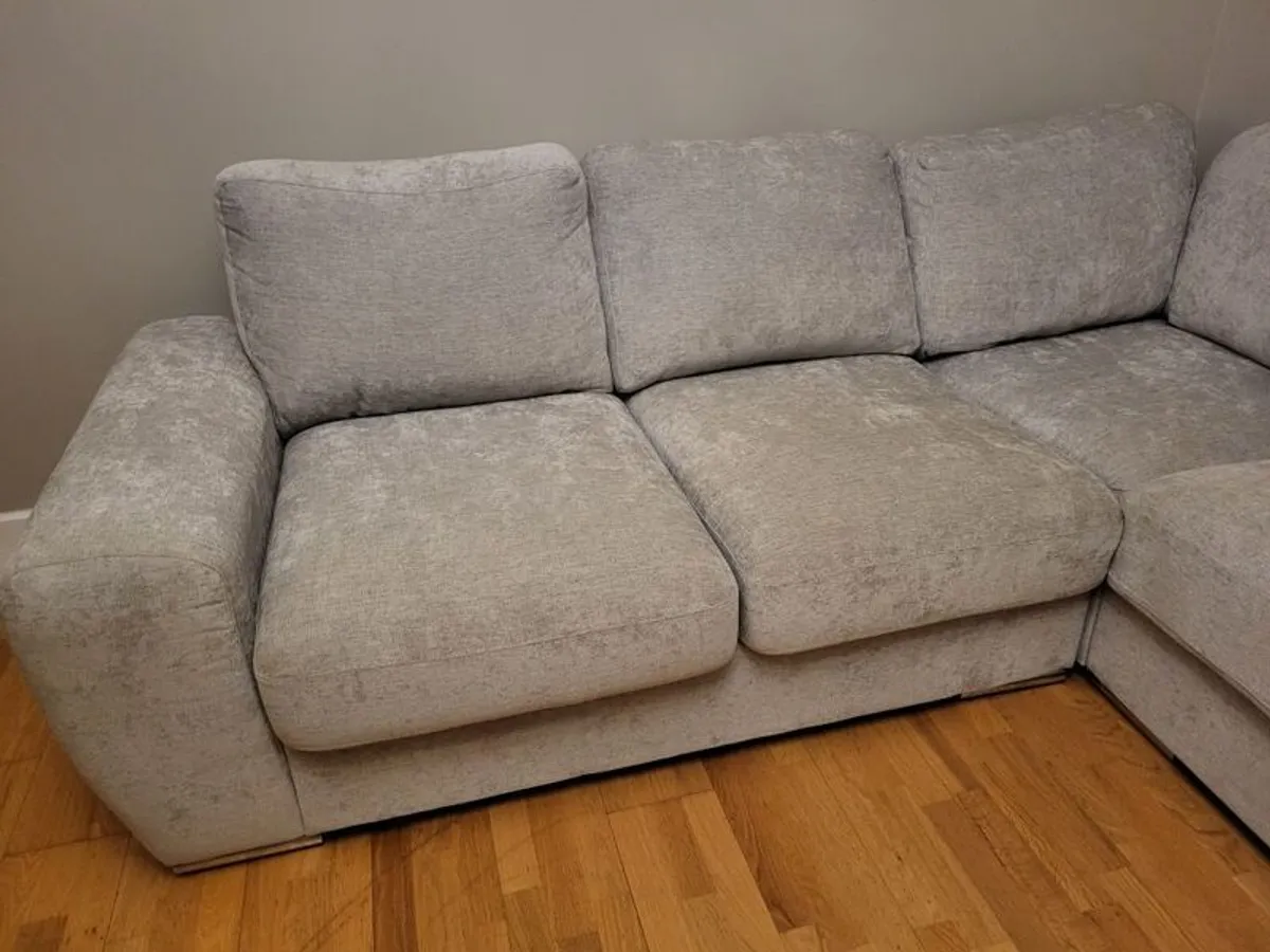 sitting - Image 3