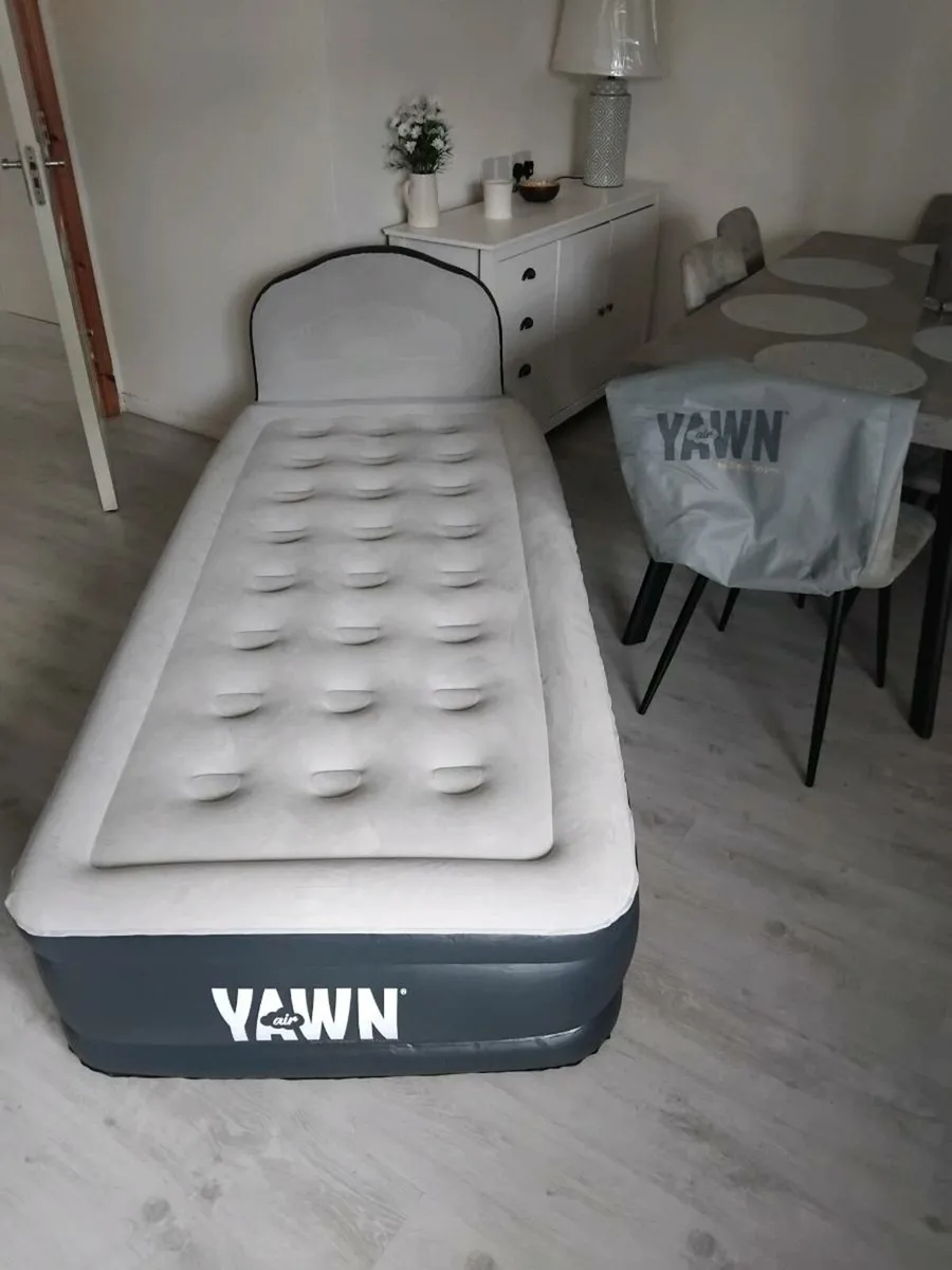 Yawn inflatable bed - Image 1