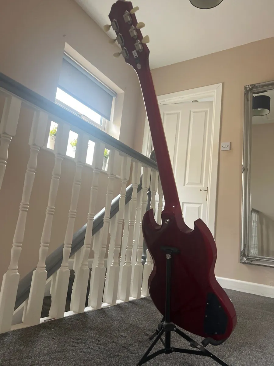 Left handed Red SG (Epiphone) - Image 3