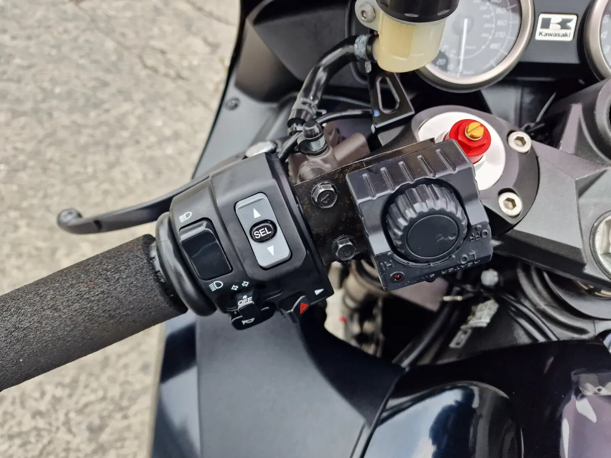 ZZR1400 Performance Sport @ Doyles Athlone - Image 4