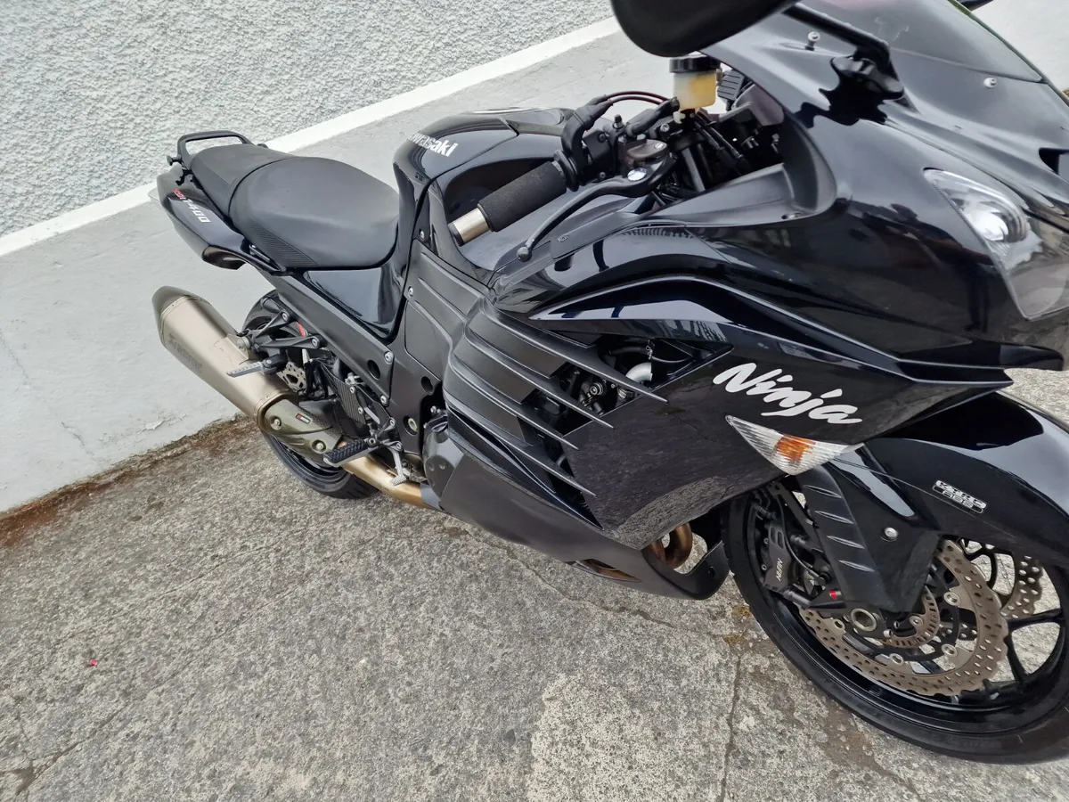 ZZR1400 Performance Sport @ Doyles Athlone - Image 2