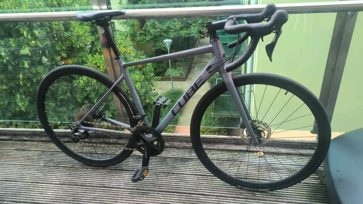 Road Bike Cube size M - Image 1