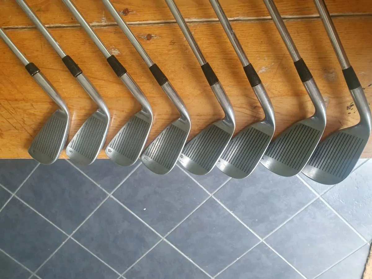 FULL SET OF GOLF CLUBS R/H - Image 4