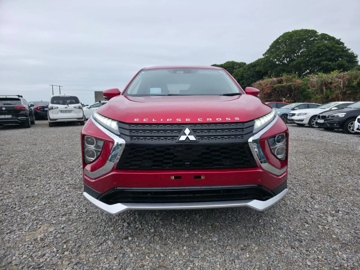 2021 Mitsubishi Eclipse Cross PHEV - Image 2
