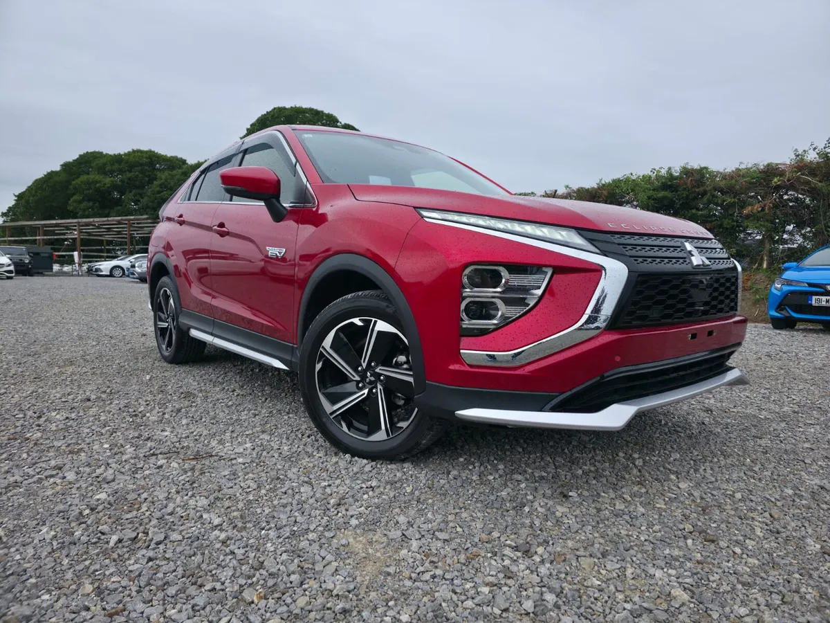2021 Mitsubishi Eclipse Cross PHEV - Image 3