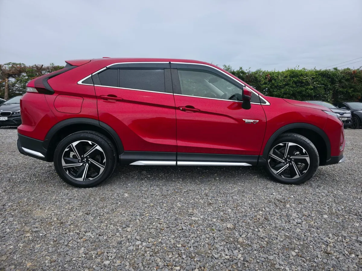 2021 Mitsubishi Eclipse Cross PHEV - Image 4