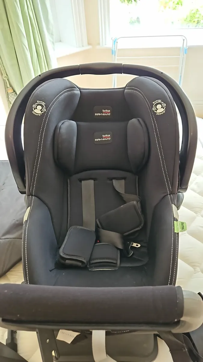 Baby car seat - Image 1